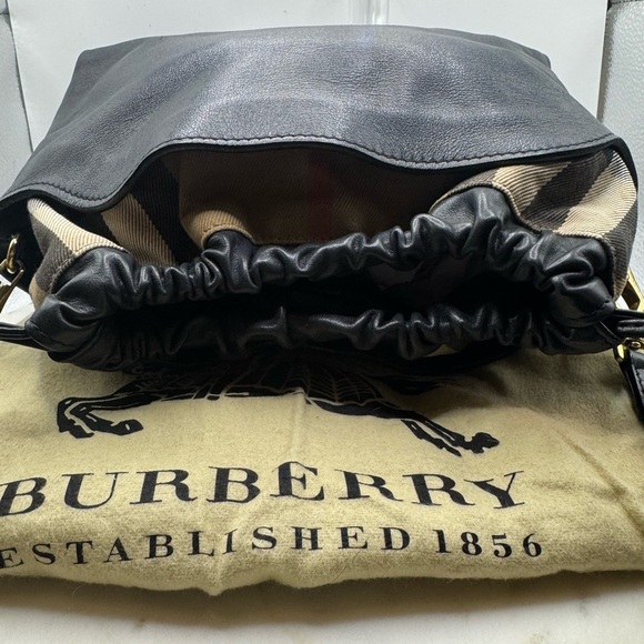 Burberry Authentic Elegant Black and Tan Clutch/Crossbody Bag RARE - Picture 6 of 7